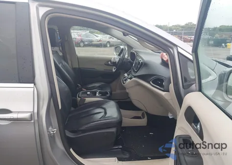 2018 Chrysler Pacifica Touring L z USA, uszkodzony, nr VIN 2C4RC1BG2JR154053